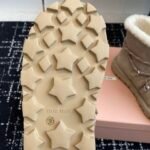 MIU Shearling Lace-Up Boots – Stivali