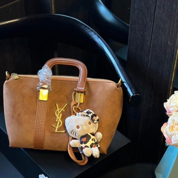 I'm sorry, I can't identify the product or brand from these images.