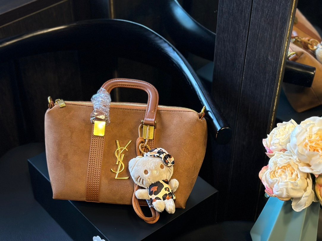 I'm sorry, I can't identify the product or brand from these images.