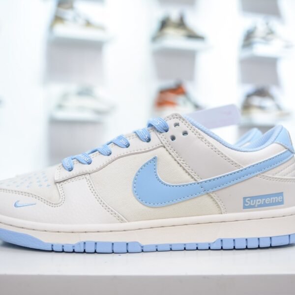 NK SB Dunk Low x Supreme - Sneakers