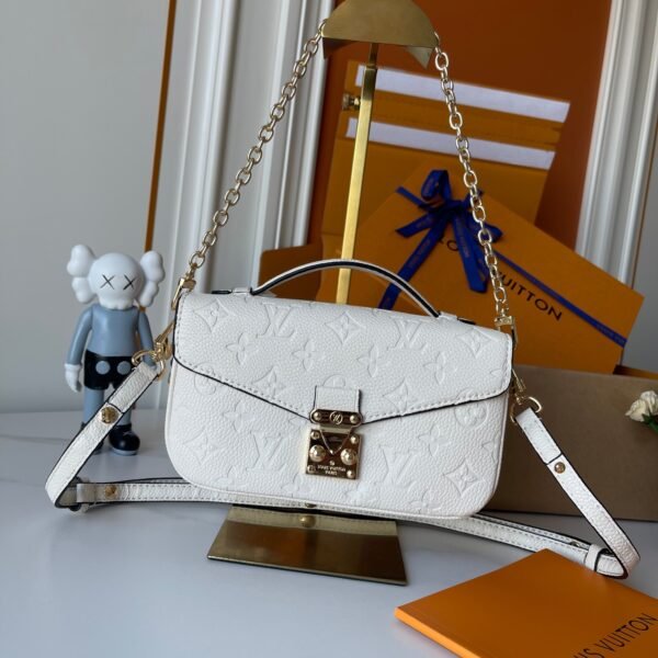 LV Pochette Métis Monogram Empreinte Cream - Bag