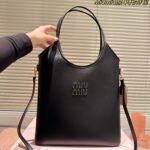 MIU Wander Black Leather – Bag
