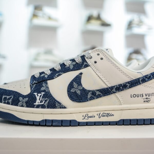 NK Dunk Low x LV - Sneakers
