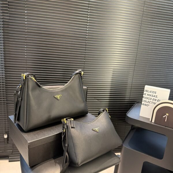 PR Cleo Large Black Leather - Bag