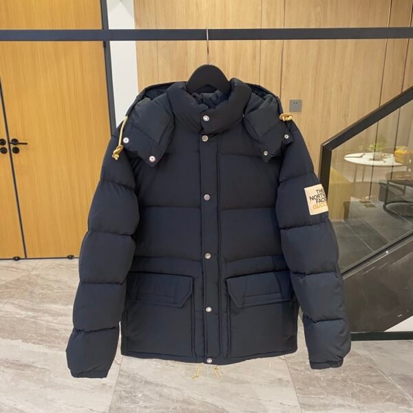 ```plaintext
TNF Nuptse Jacket GG Black - Jacket
```