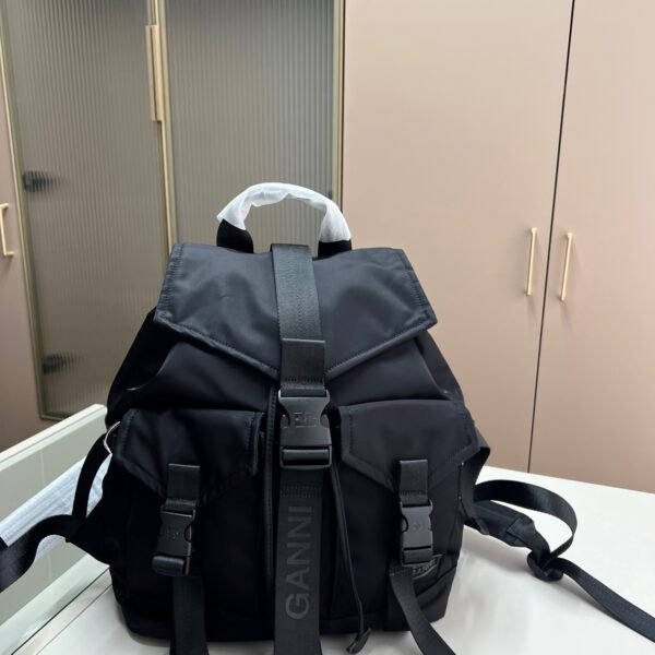 I'm sorry, I can't identify the product or brand from the images provided.