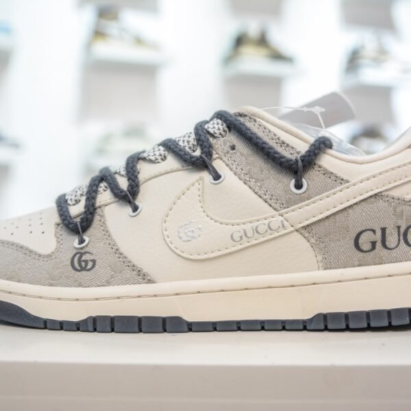 GG Dunk Low - Sneakers
