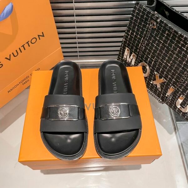 LV Waterfront - Slides