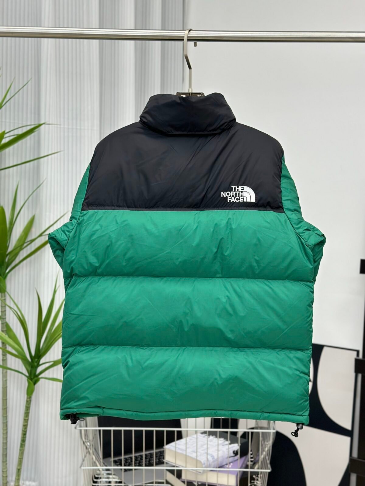 TNF 1996 Retro Nuptse Jacket Green/Black – Veste – Vert — 6