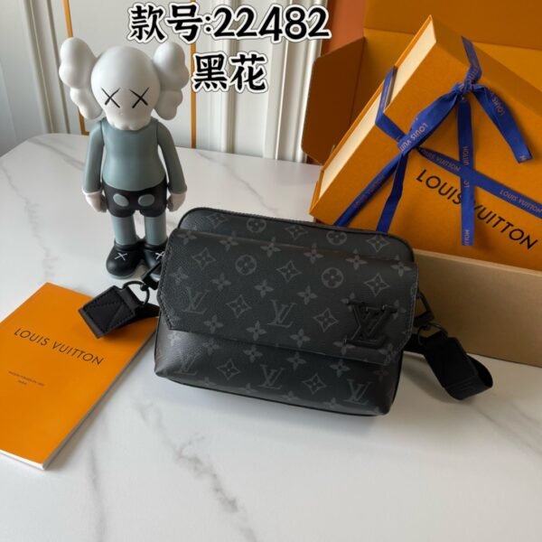 LV Fastline Messenger - Bag