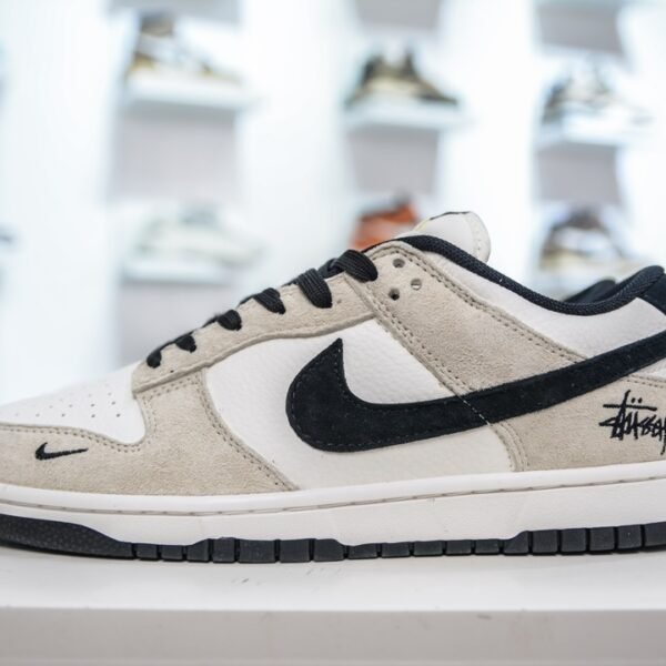 NK Dunk Low Pro SB Stussy Cherry - Sneakers
