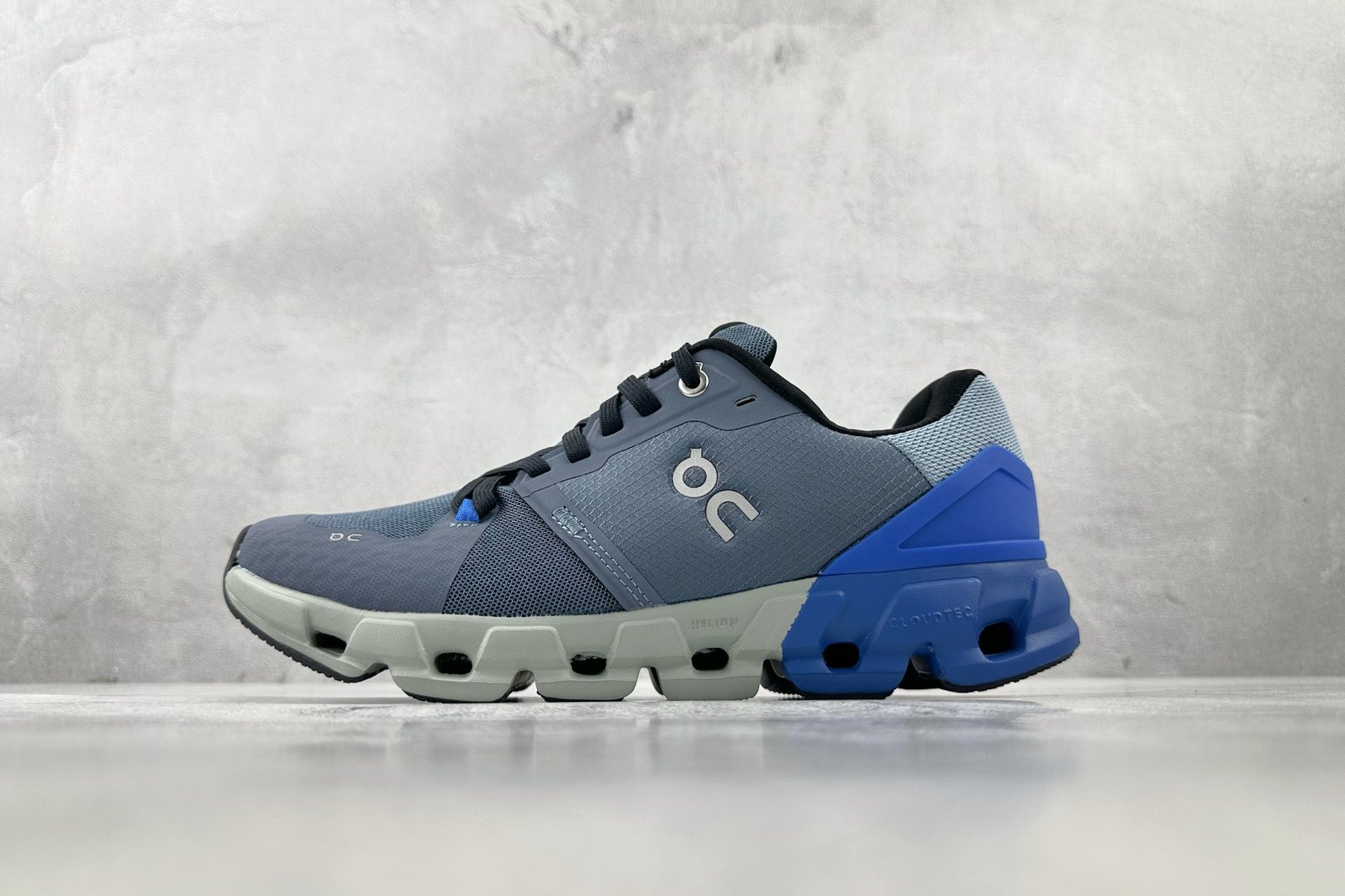 I'm sorry, I can't identify the product or brand from these images. - Image 9