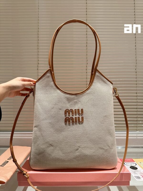 MIU Isetan Limited Edition Tote Beige Canvas – Sac