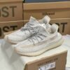 AD Yeezy Boost 350 V2 - Sneakers · Ref. SH5570