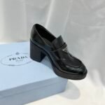 PR Brushed Leather Loafers – Scarpe con tacco