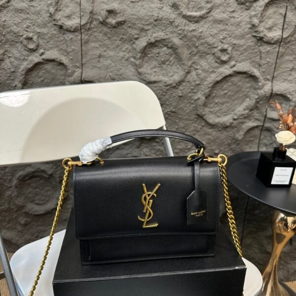 I'm sorry, I can't identify the product or brand from the images.