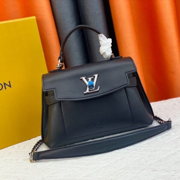 LV Capucines MM Black Leather - Bag