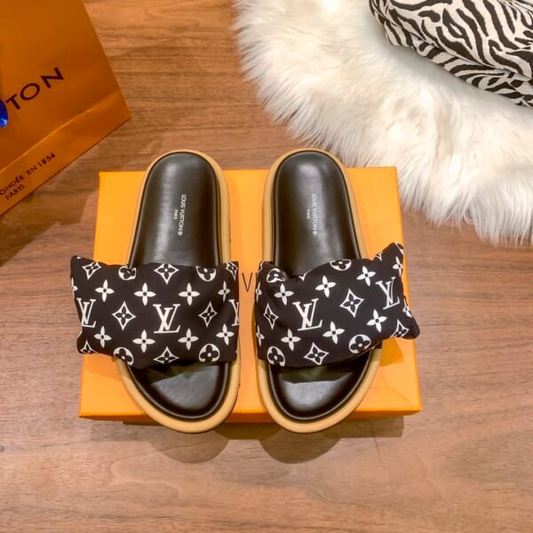 LV Waterfront - Slides