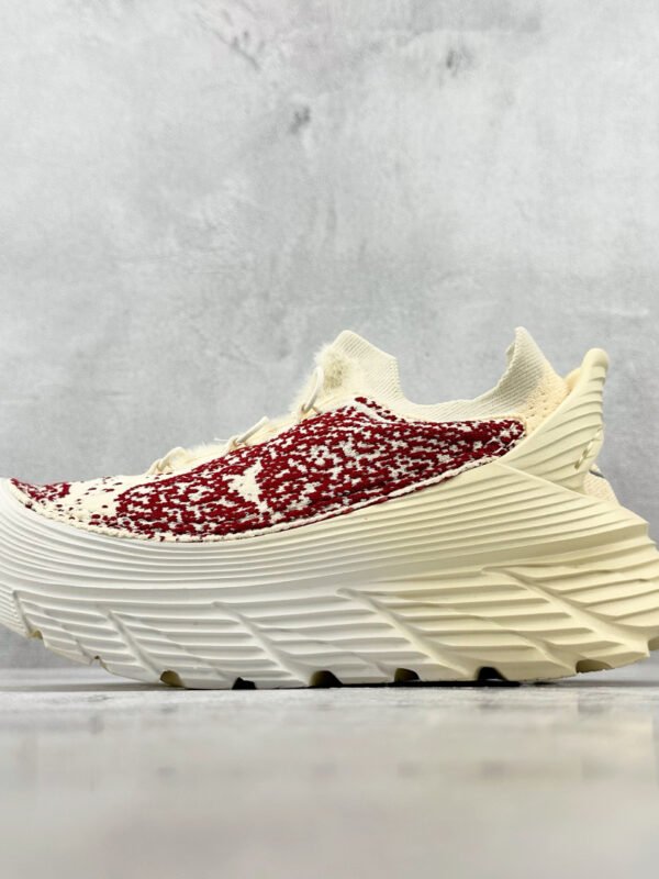 OW Paria Farzaneh x One One Restore TC Chukka Cream/Red Knit – Sneaker