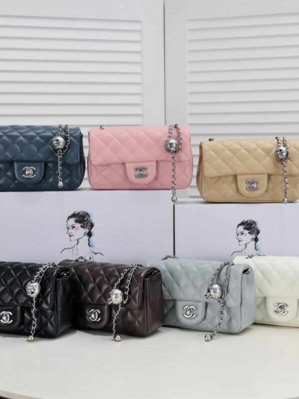 CC Classic Flap Lambskin – Tasche – Silber