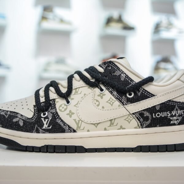 NK Dunk Low x LV - Sneakers