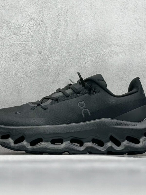 NK Cloudmonster – Sneaker