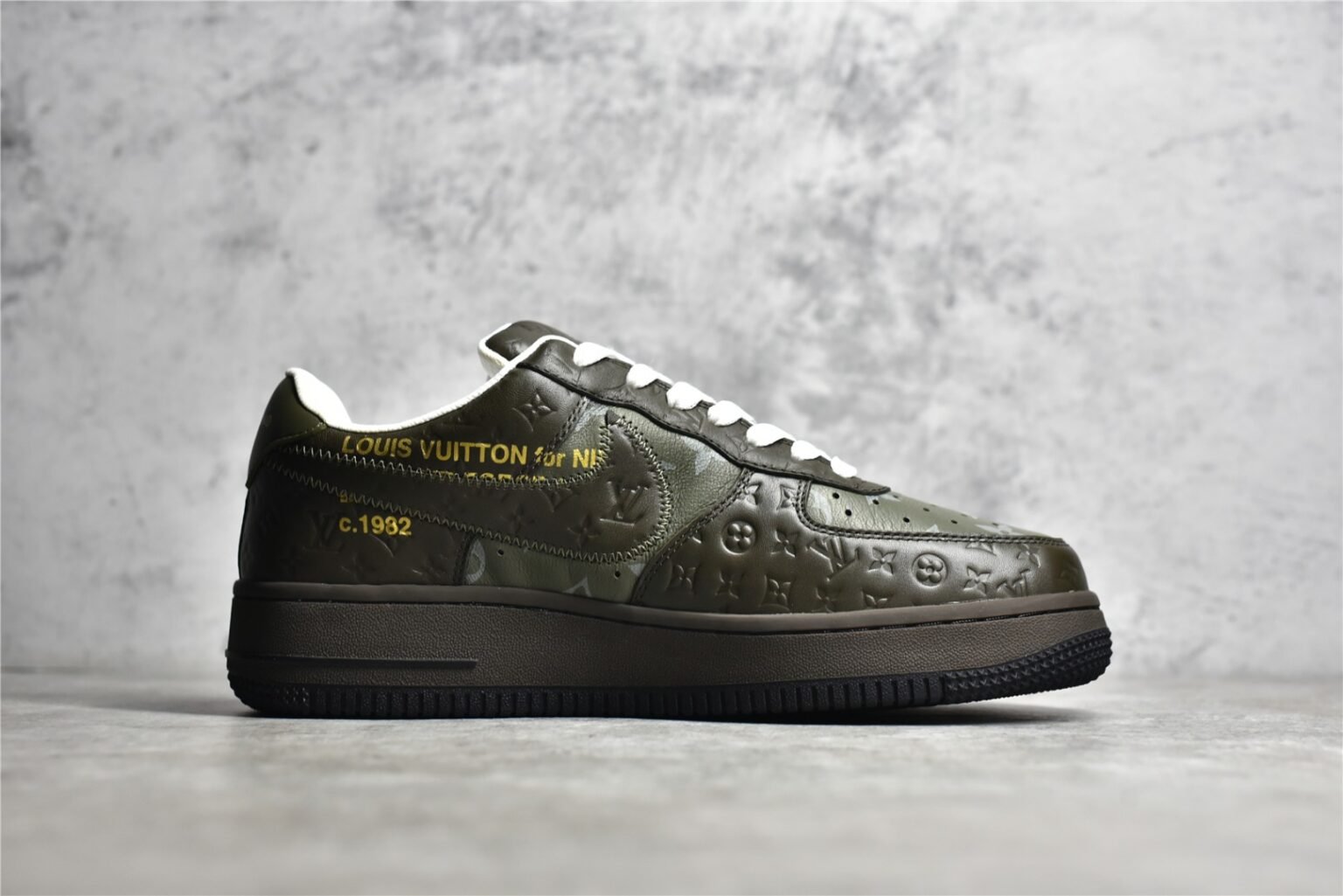 LV Air Force 1 by Virgil Abloh Monogram Green – Sneakers — 3