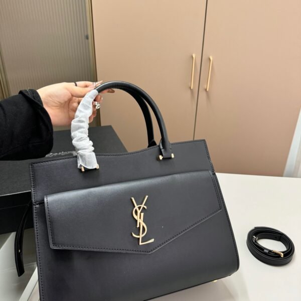YSL Manhattan Medium Black Leather - Bag