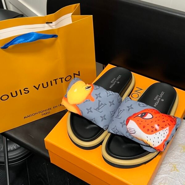 LV Since 1854 Pool Pillow Comfort - Slides