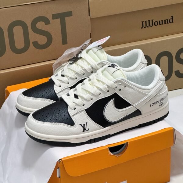 NK Dunk Low 42 White/Black - Sneakers