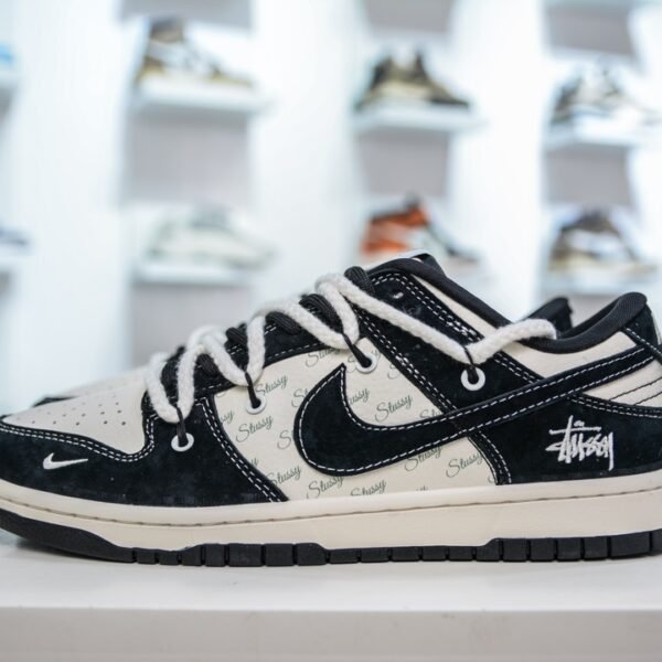 NK SB Dunk Low Stussy - Sneakers