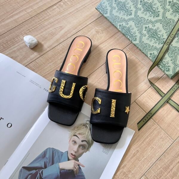 GG Interlocking G Slide Sandals - Slides