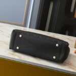LV Montaigne – Bag – Gold