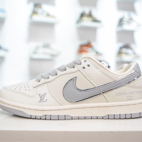 NK Dunk Low x LV - Sneakers