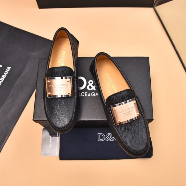 I'm sorry, I can't identify the product or brand from the images.