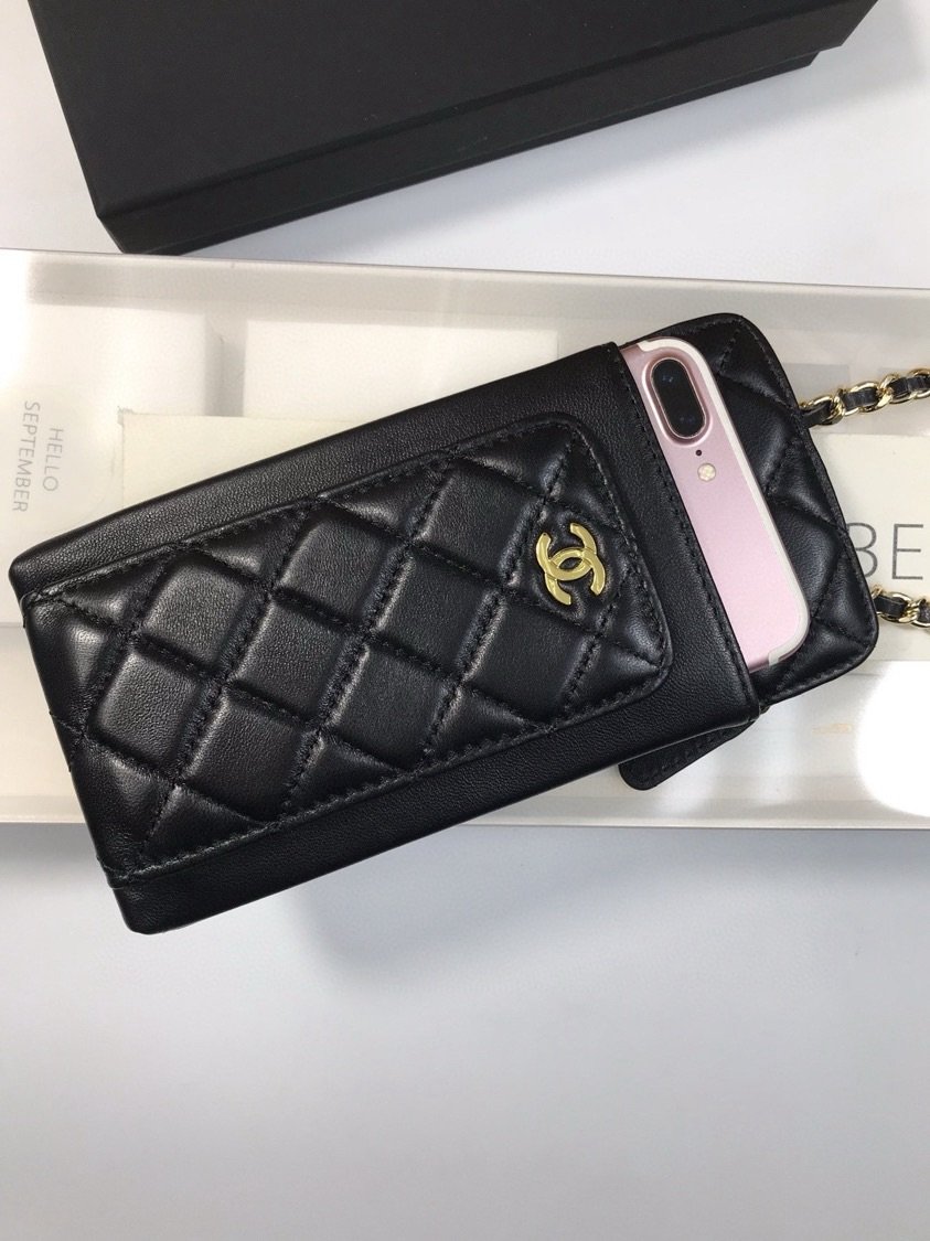 CC Classic Phone Holder with Chain Black Leather - Bag - Image 2