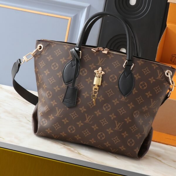 LV Montaigne MM Monogram - Bag