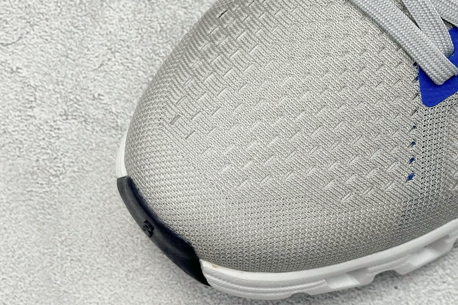 I'm unable to identify the brand or model of this product. - Image 7