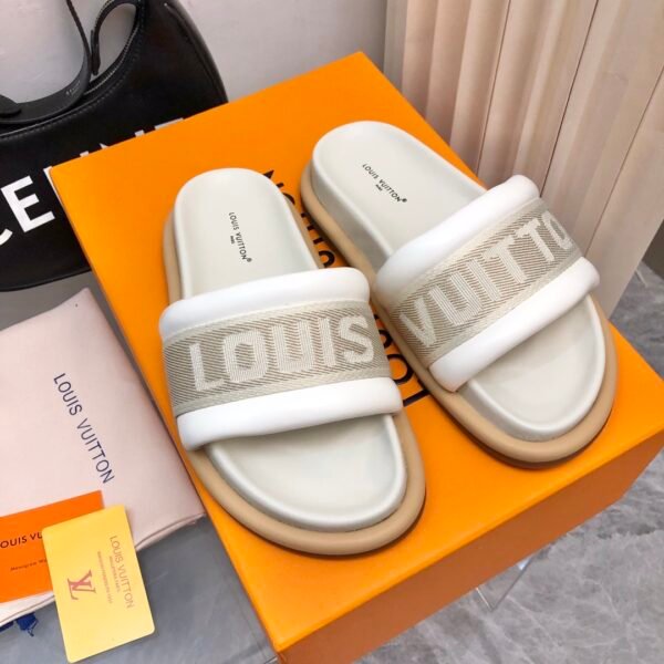 LV Pool Pillow Comfort - Slides