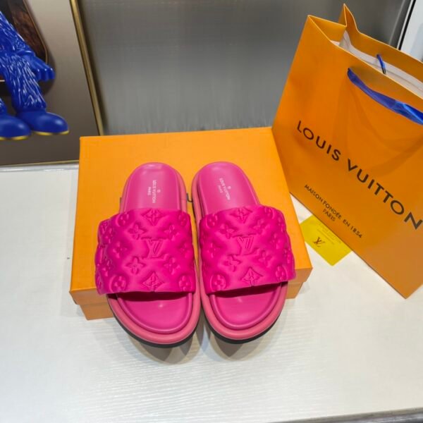 LV Waterfront - Slides