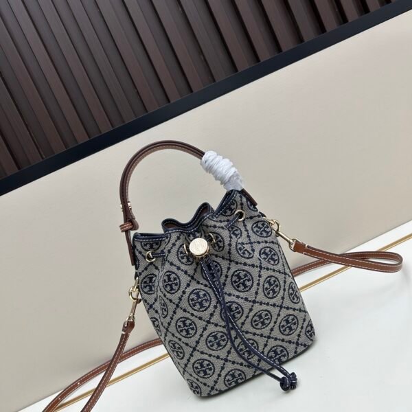 TB Batch of new bucket bag, Tomasz Piekus T