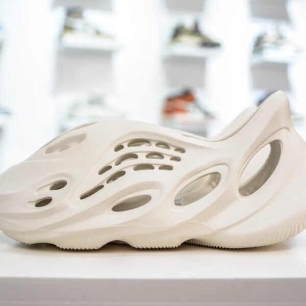 AD Yeezy Foam Runner - Shoes