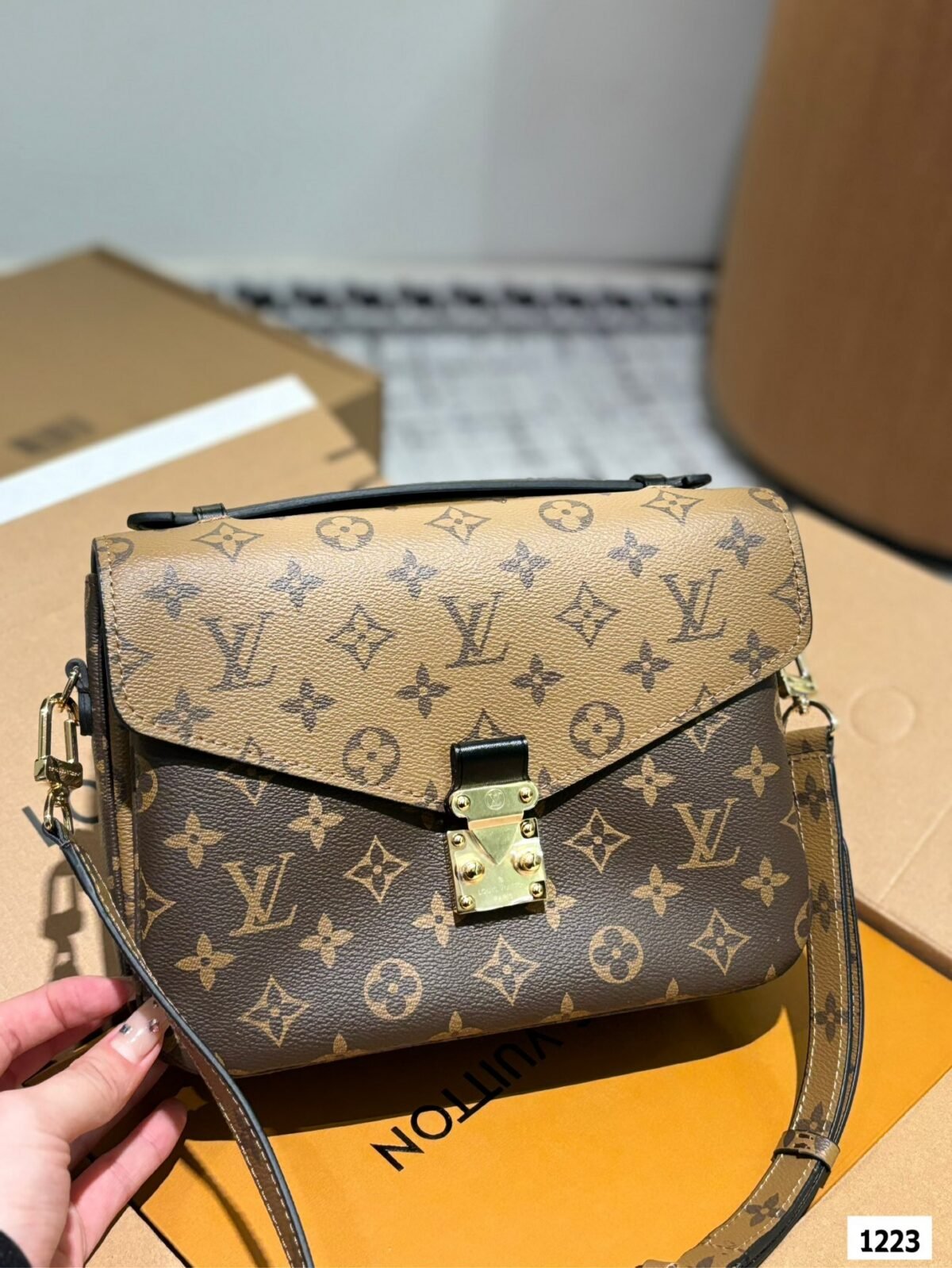 LV Pochette Metis Monogram – Bag