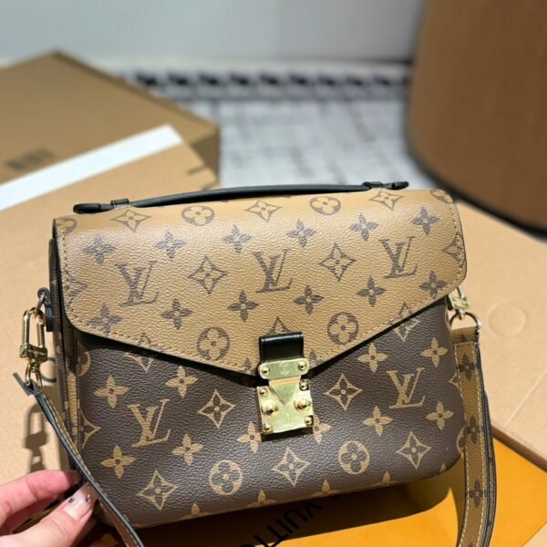 LV Pochette Metis Monogram - Bag