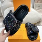 LV Waterfront Pouch – Claquettes