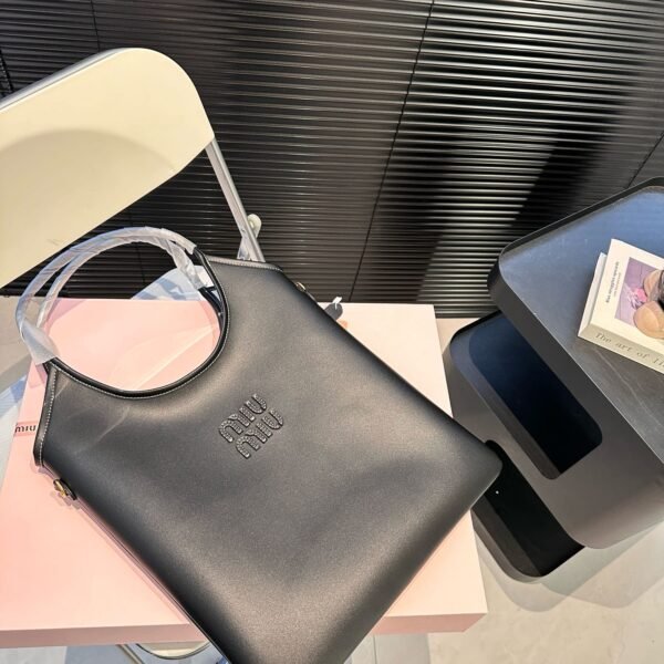 MIU Wander Black Leather - Bag