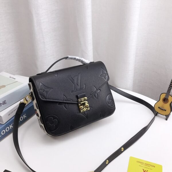 LV Pochette Métis Monogram Empreinte Leather - Bag