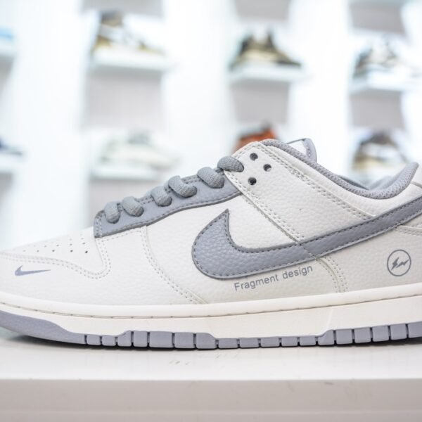 NK Dunk Low Fragment Design - Sneakers