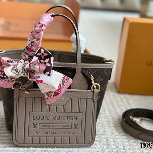 LV Neverfull BB - Bag