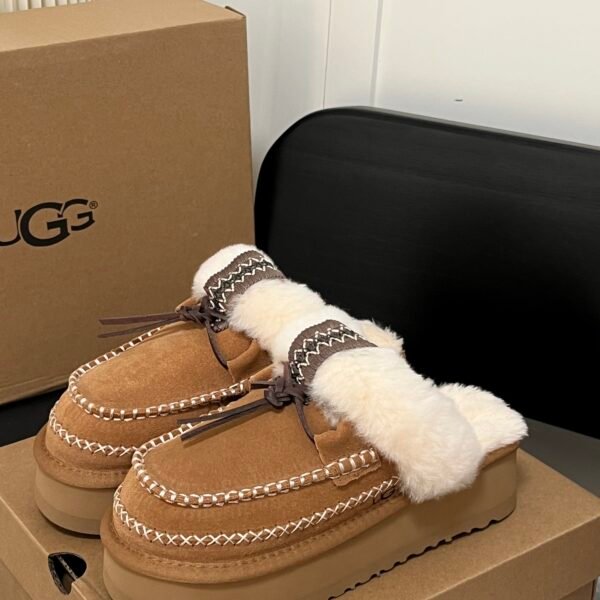 UGG Tazz Slipper - Shoes
